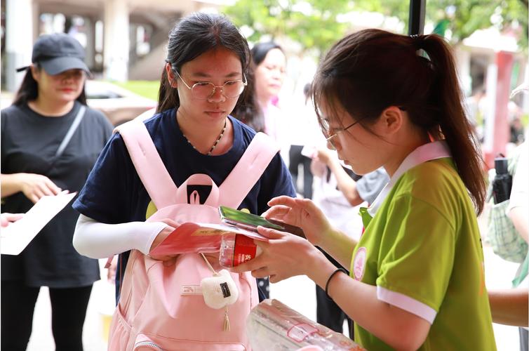 青春启航·设计未来——艺术设计学院喜迎2024级新生入学报到