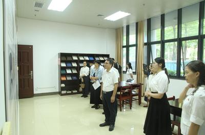 追寻历史印记 传承红色文脉 广西经贸职院与南宁市方志办联合开展主题党日活动